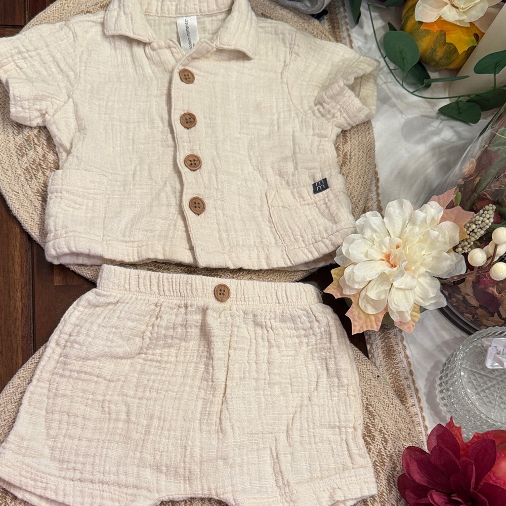 Gerber Cream Button-Up Baby Outfit. Used- like new condition